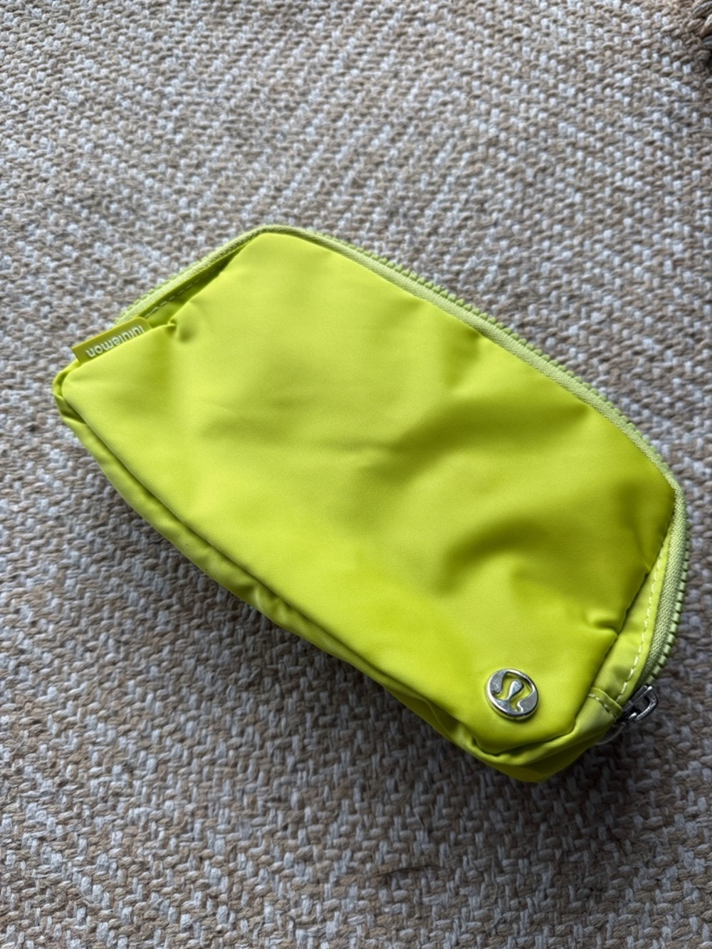 Lululemon Everywhere Belt Bag Crossbody Electric Lemon Neon Yellow Green NWT - Picture 5 of 5
